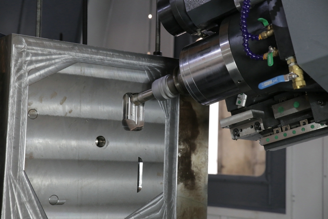 为什么台翰机械的深孔机床是敞开式结构?